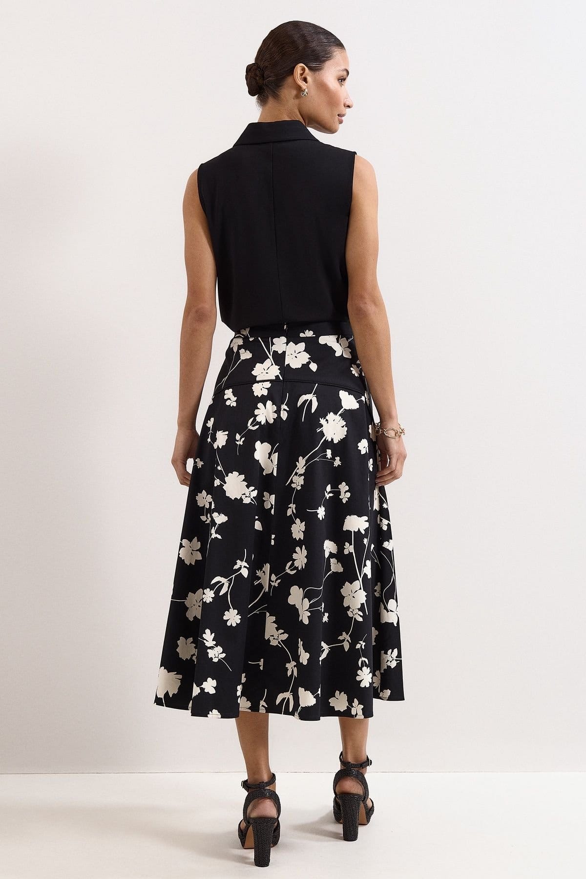 Phase Eight Phase Eight Women's Mavis Floral Skirt in Black - 4