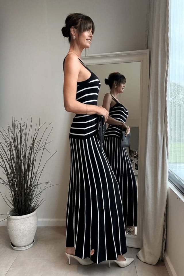 Style Cheat Style Cheat Women's Black & white striped knitted midi dress - 3