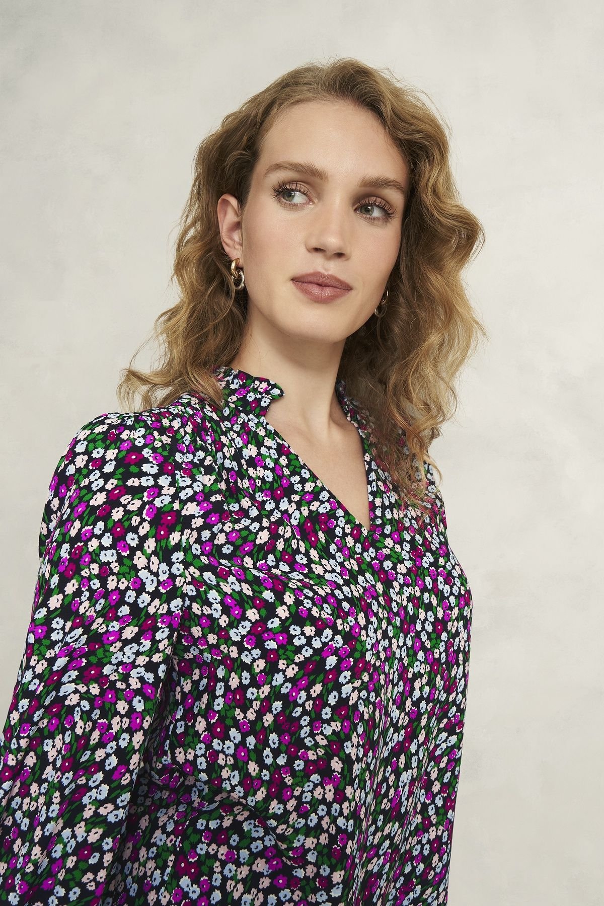 Hobbs London Hobbs London Women's Orelia Floral Print V-Neck Blouse in Fuchsia - 3