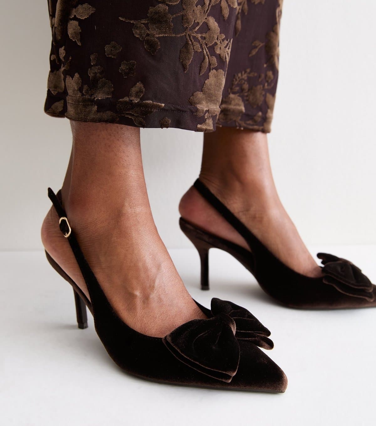 New Look Women's Dark Brown Velvet Bow Slingback Pumps Vegan New Look