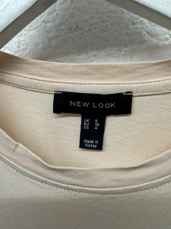 New Look Women’s size 8 beige New York crop t shirt new look