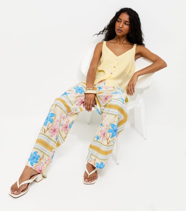 New Look Women's Light Yellow Button Front V-Neck Cami Top New Look - 3