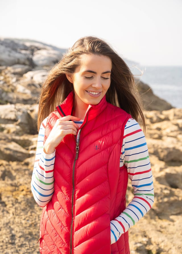 Lighthouse Clothing Lighthouse Clothing Women's Laurel Gilet in Red - 2