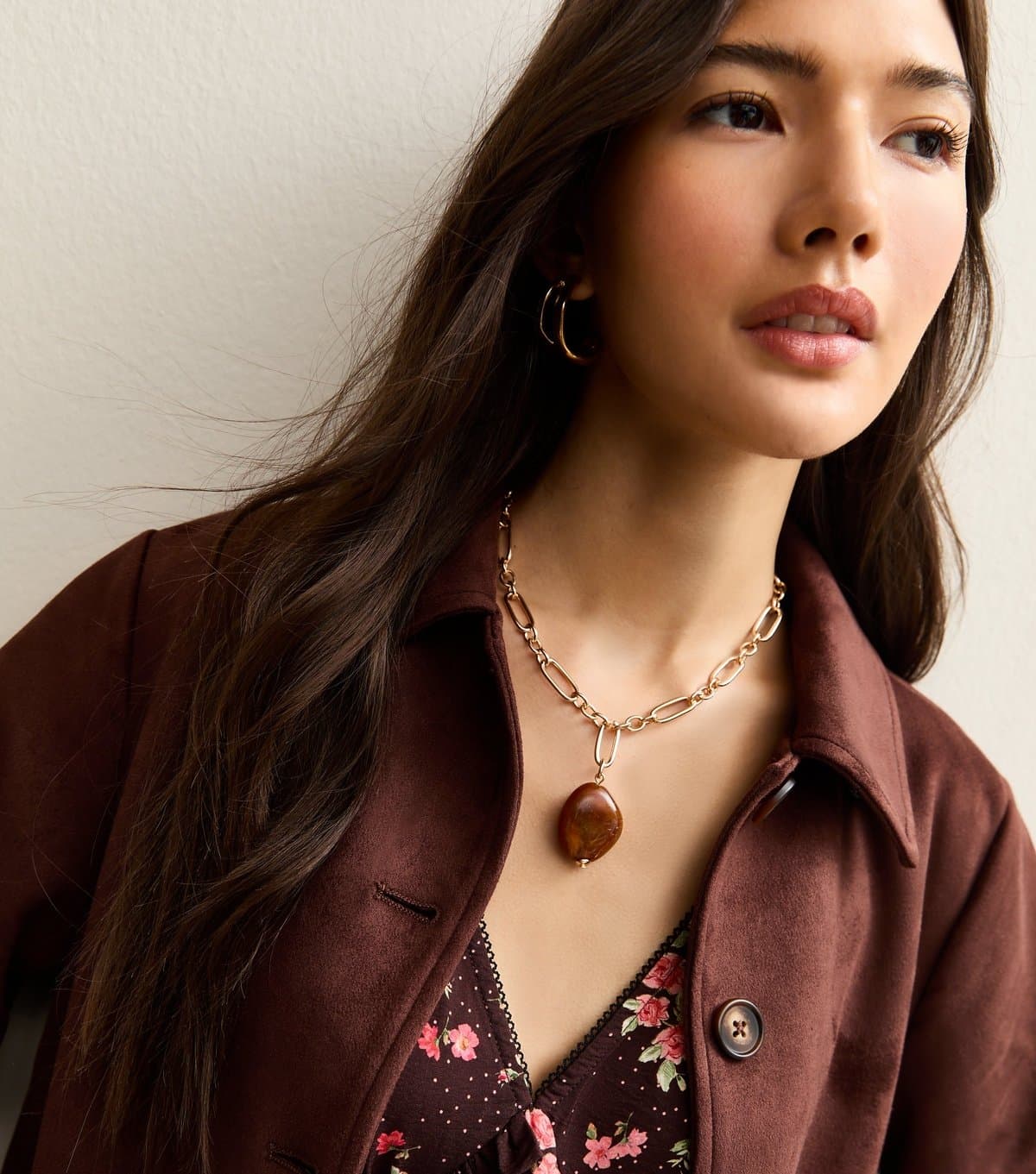 New Look Gold Tone Resin Pendant Chain Necklace New Look