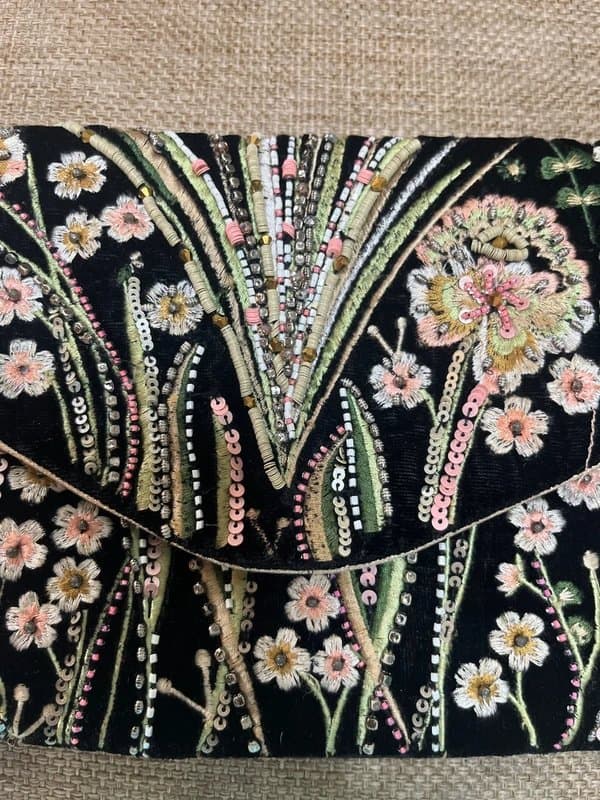 New Look New Look Embellished Floral Velvet Clutch Bag with Chain Strap Floral Embroidery Evening Bag
