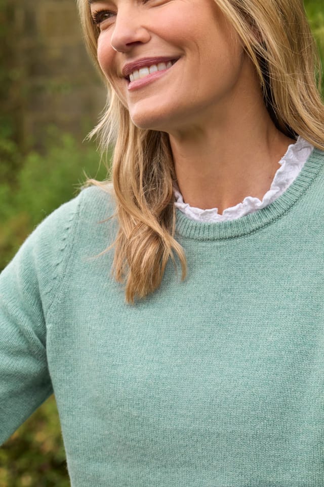 WoolOvers WoolOvers Women's Womens Lambswool Crew in Pale Green - 2