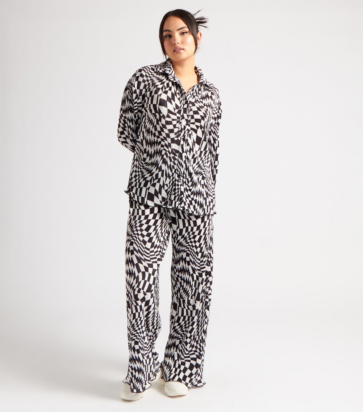 Urban Bliss Women's Black Geometric Print Oversized Shirt Urban Bliss New Look - 3