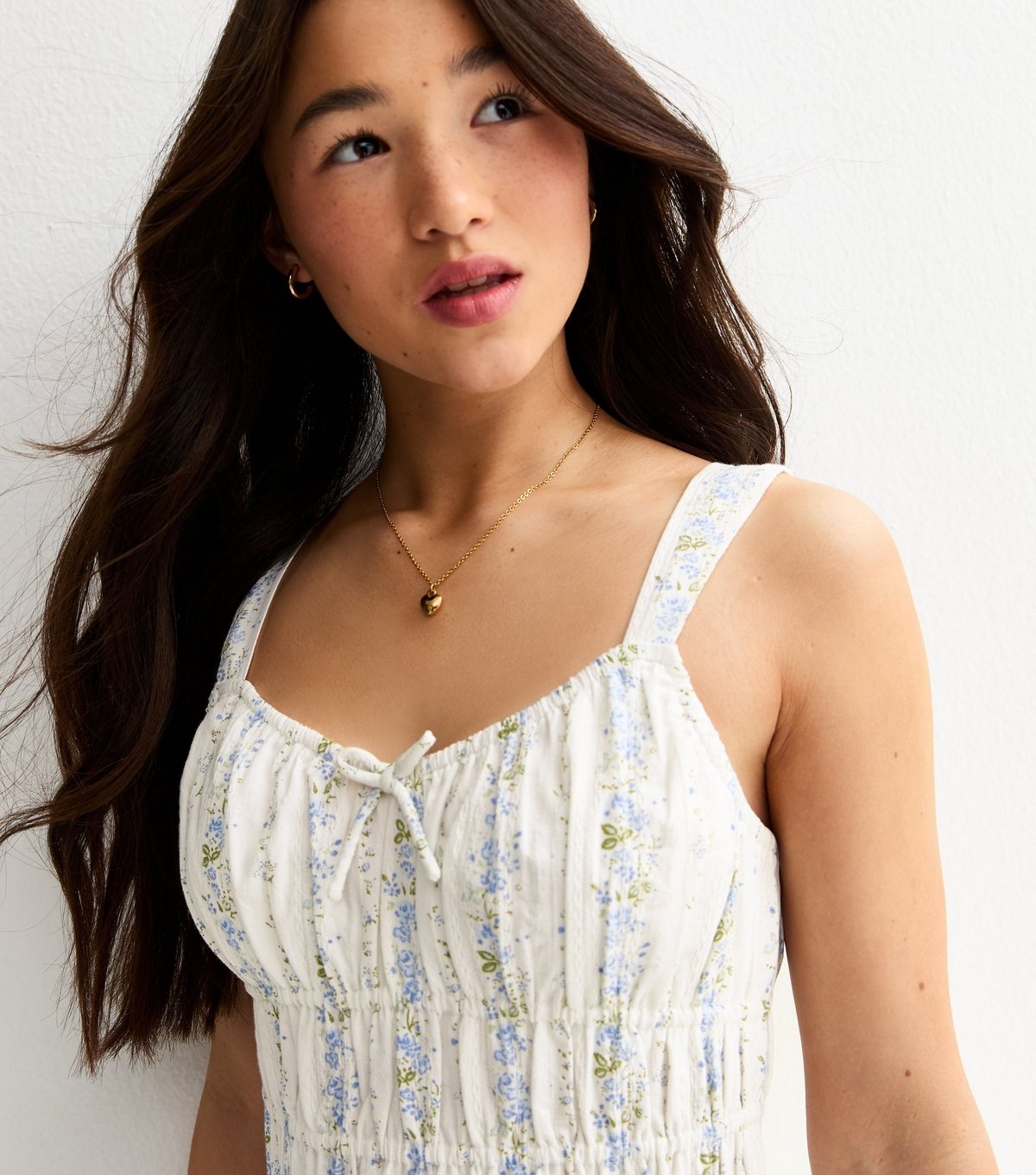 New Look Girls' White and Blue Floral Ruched Mini Dress New Look - 2