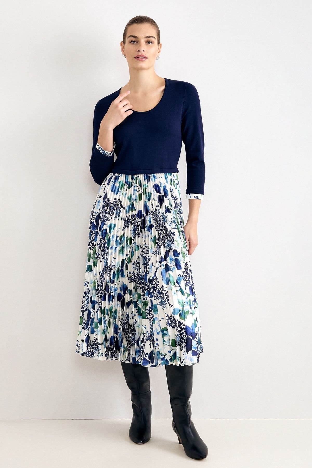 Phase Eight Phase Eight Women's Beatrice Floral Pleated Midi Dress in Mid Navy