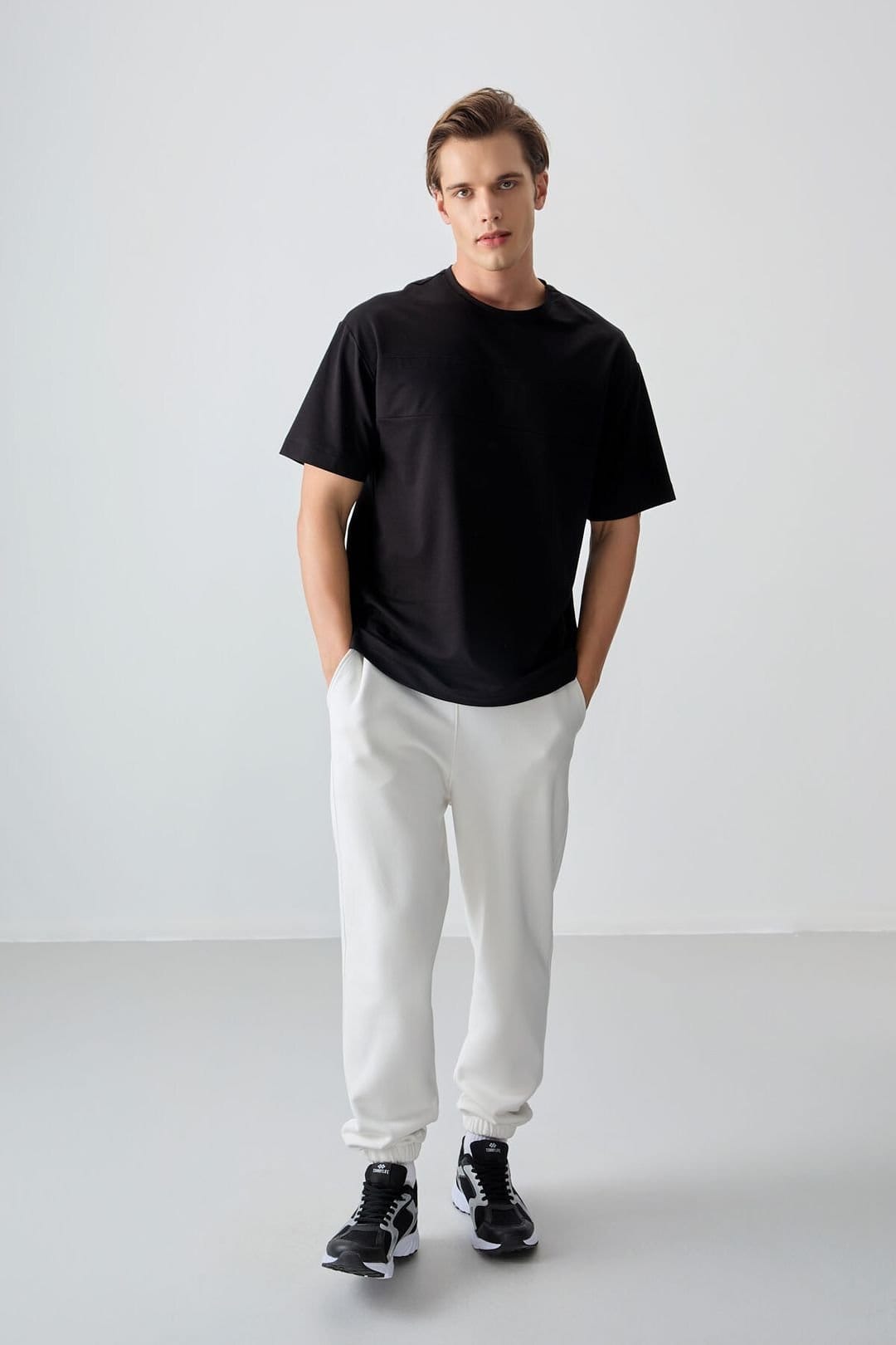 Tommy Life Tommy Life Men's Oversized Crew Neck T-Shirt in Black - 4