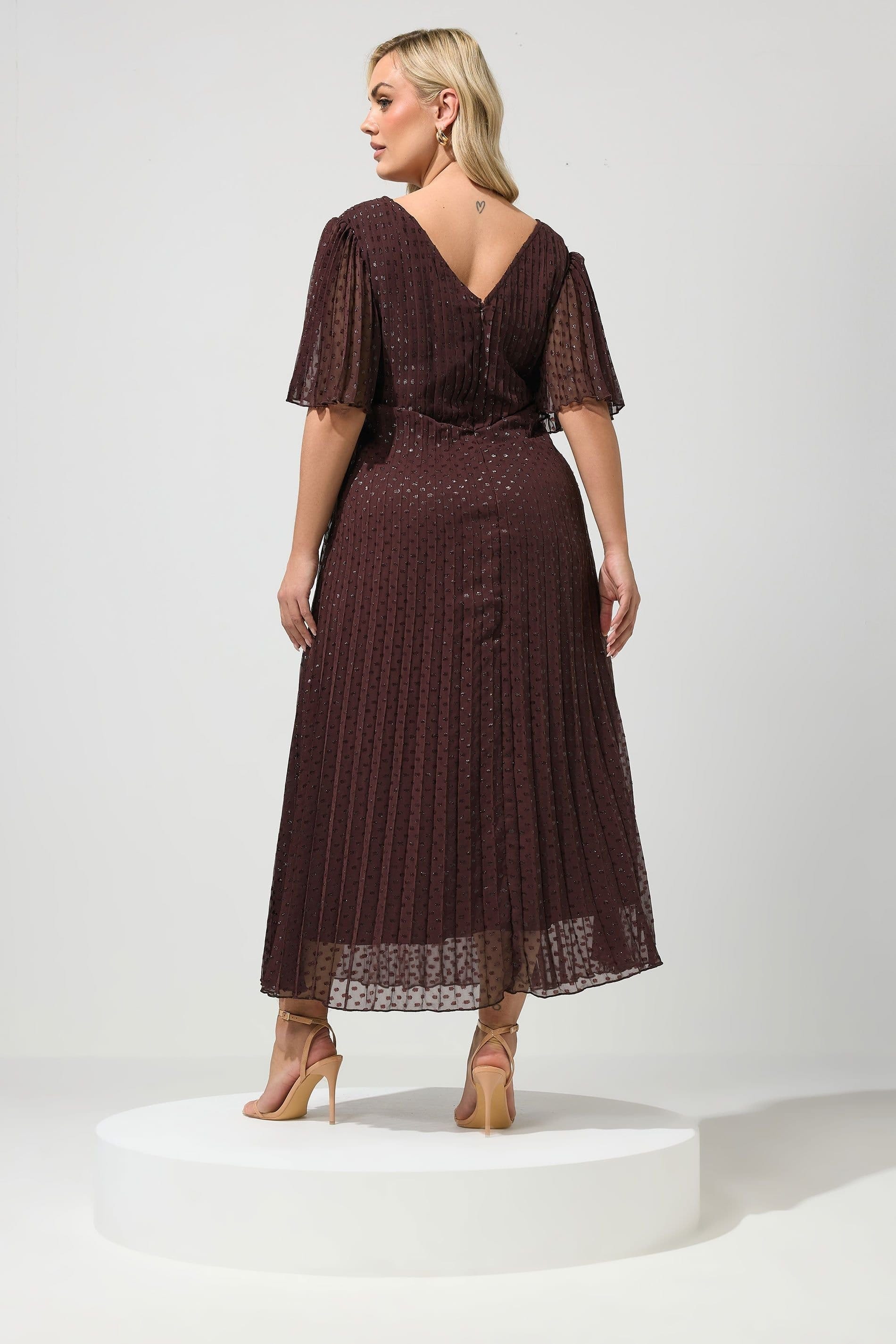 Yours Yours Women's Pleated Wrap Maxi Dress in Chocolate - 4