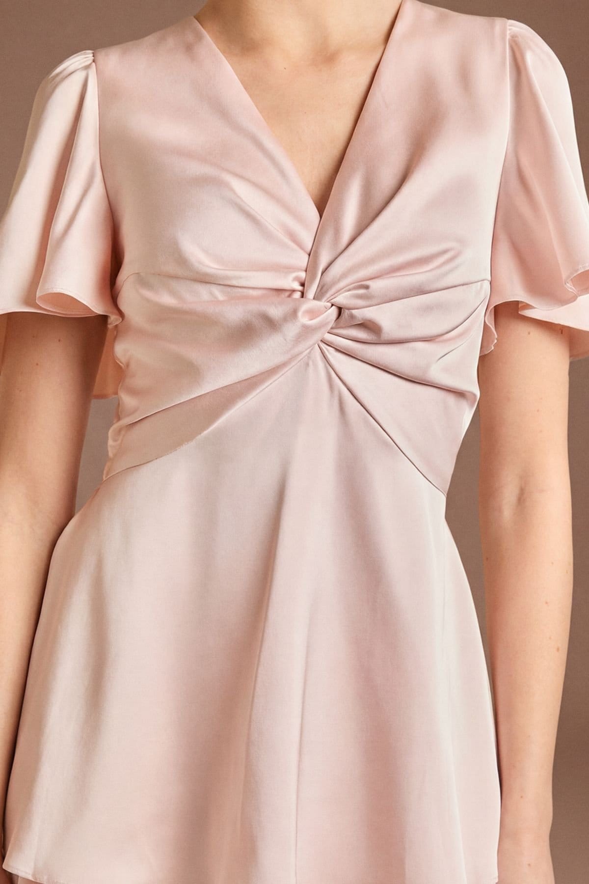 Oasis Oasis Women's Satin Twist Front Tiered Bridesmaid Maxi Dress in Blush - 4