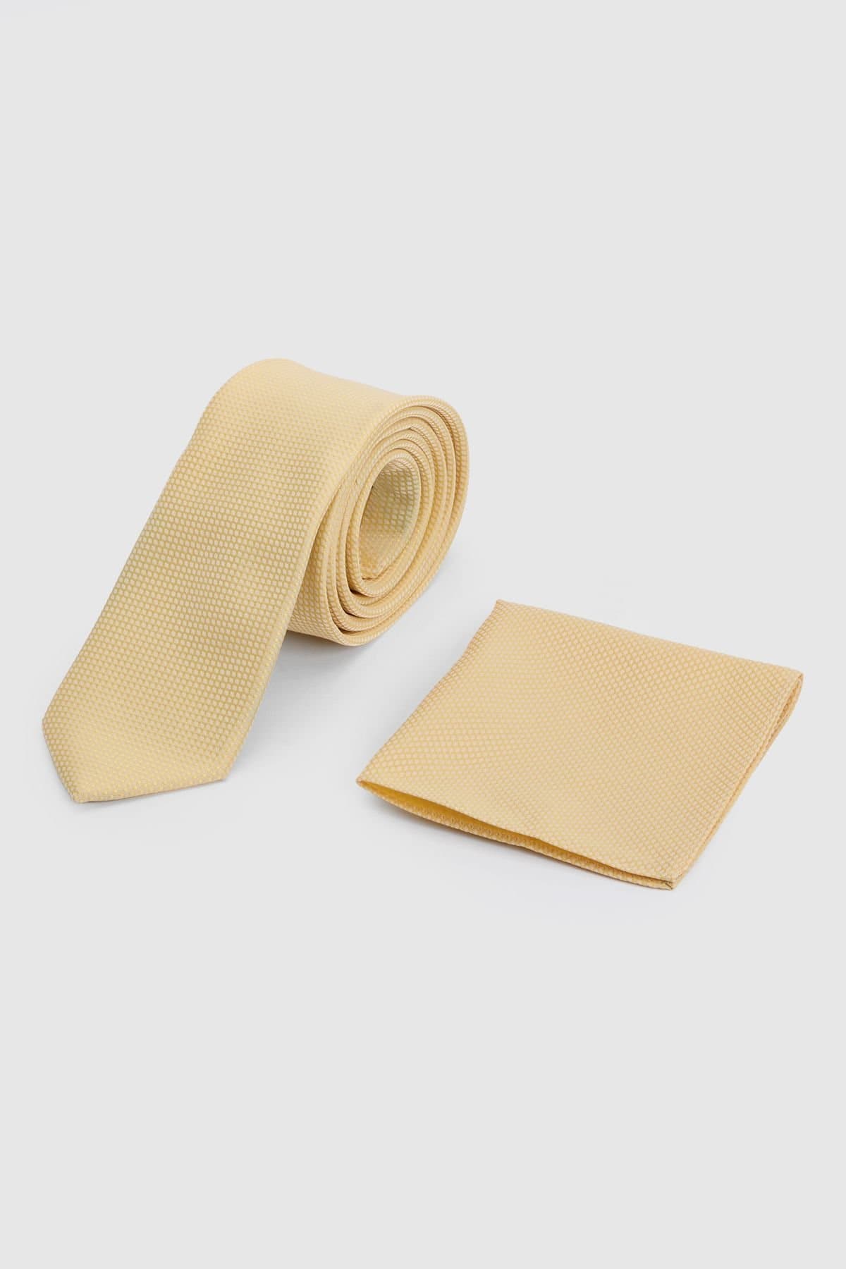 Burton Burton Men's Butter Yellow Tie & Pocket Square Set