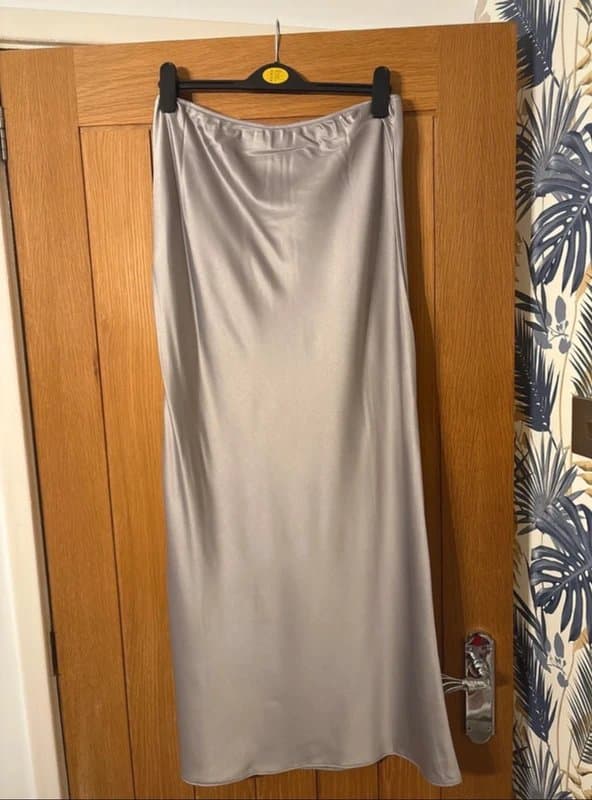 ASOS Women’s ASOS Silk feel midi skirt