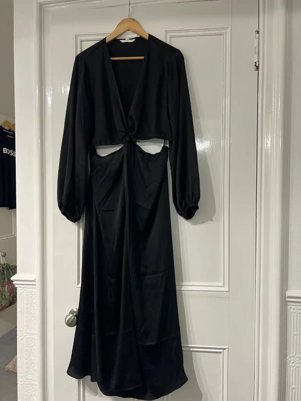 H&M H&M Black Cut Out Midi