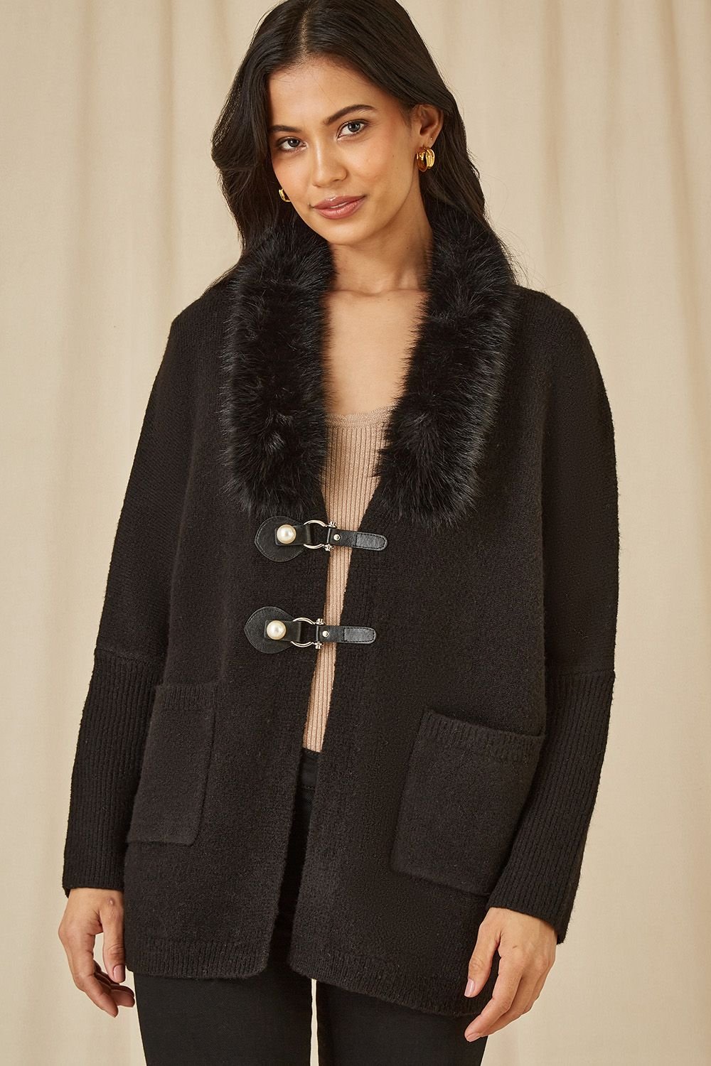 Yumi Yumi Women's Black Cardigan With Detachable Fur Collar Trim - 2