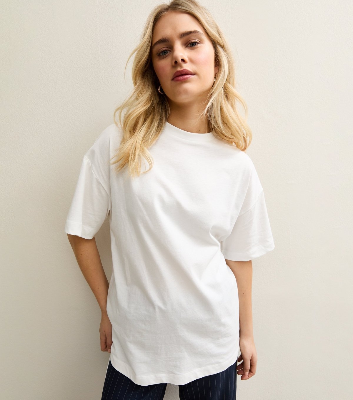 New Look Women's White Cotton Oversized Crew Neck T-Shirt New Look - 2