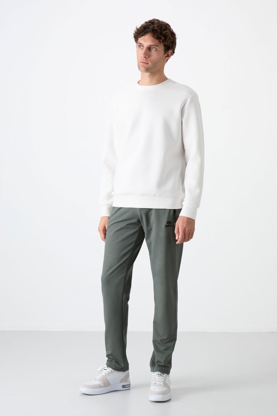 Tommy Life Tommy Life Men's Regular Fit Straight-Leg Sweatpants in Khaki