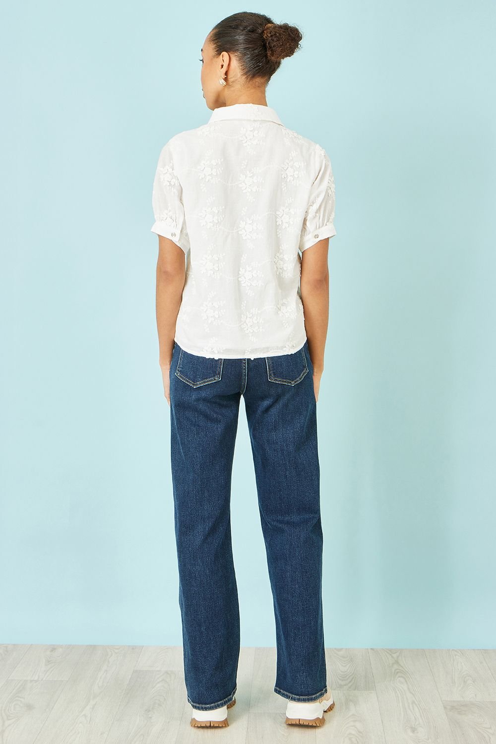 Yumi Yumi Women's White Cotton Flower Applique Shirt - 4