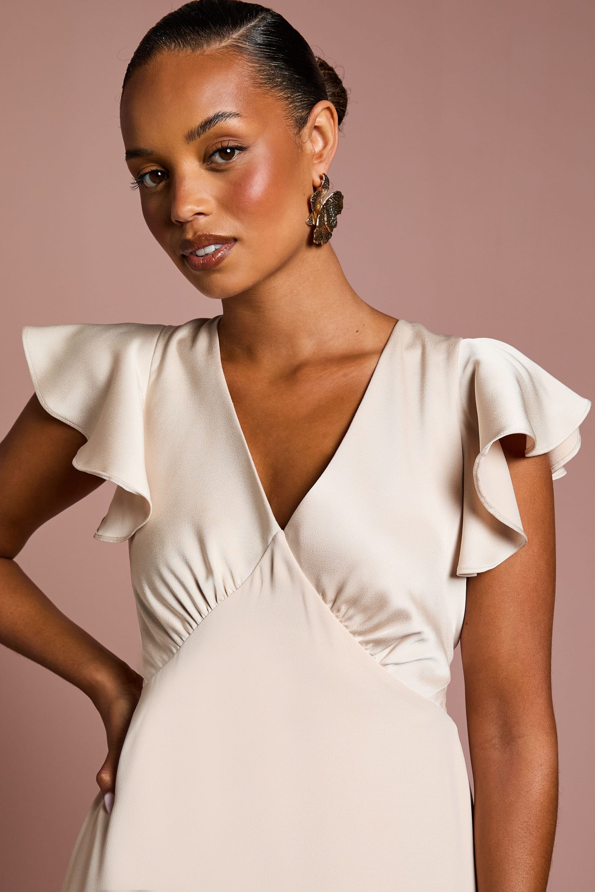 Coast Coast Women's Honoured Petite V Neck Angel Short Sleeve Satin Maxi Bridesmaid Dress in Champagne - 4