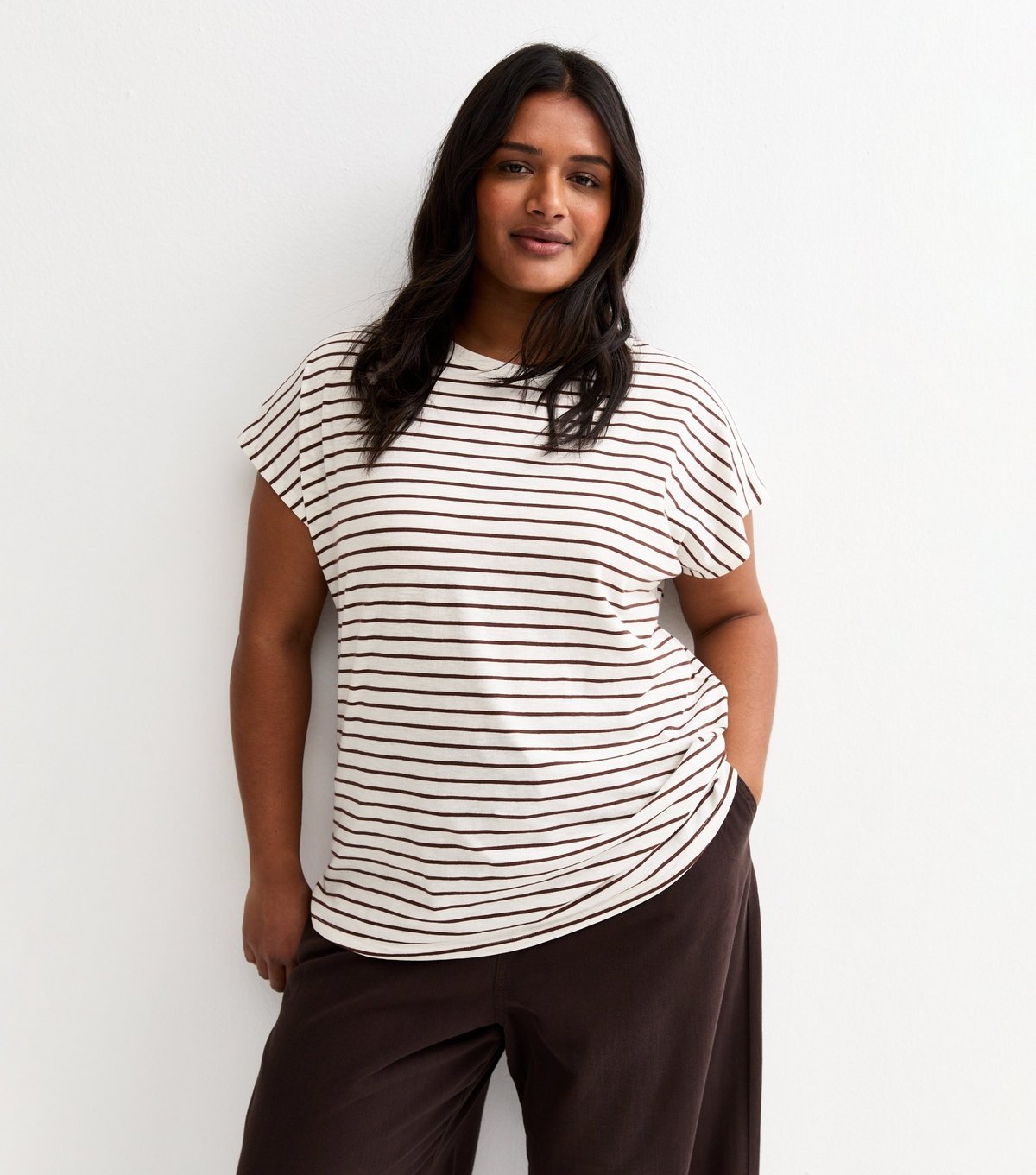 New Look Women's Plus Size Cream and Brown Stripe Grown On Sleeves T-Shirt Curves New Look - 1