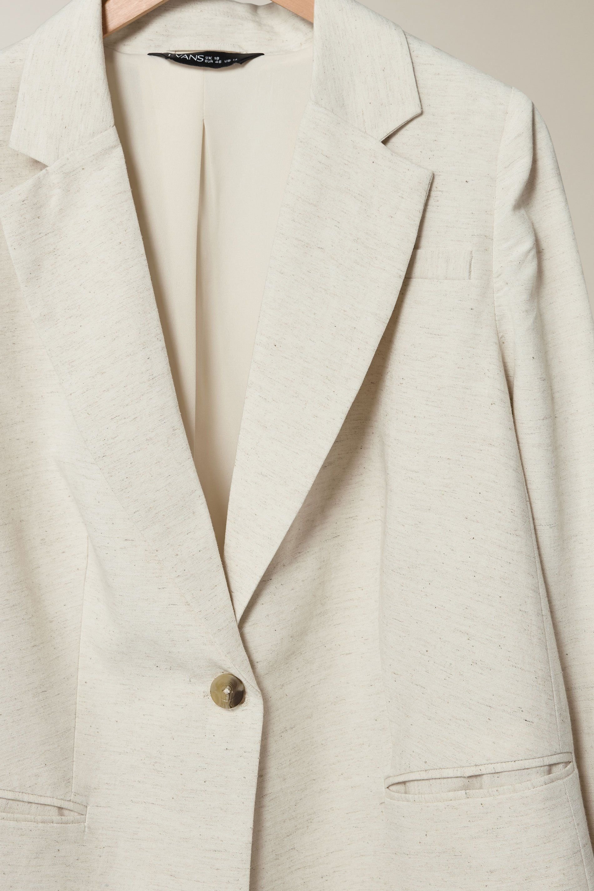 Evans Evans Women's Plus Size Linen Blazer in Natural - 3