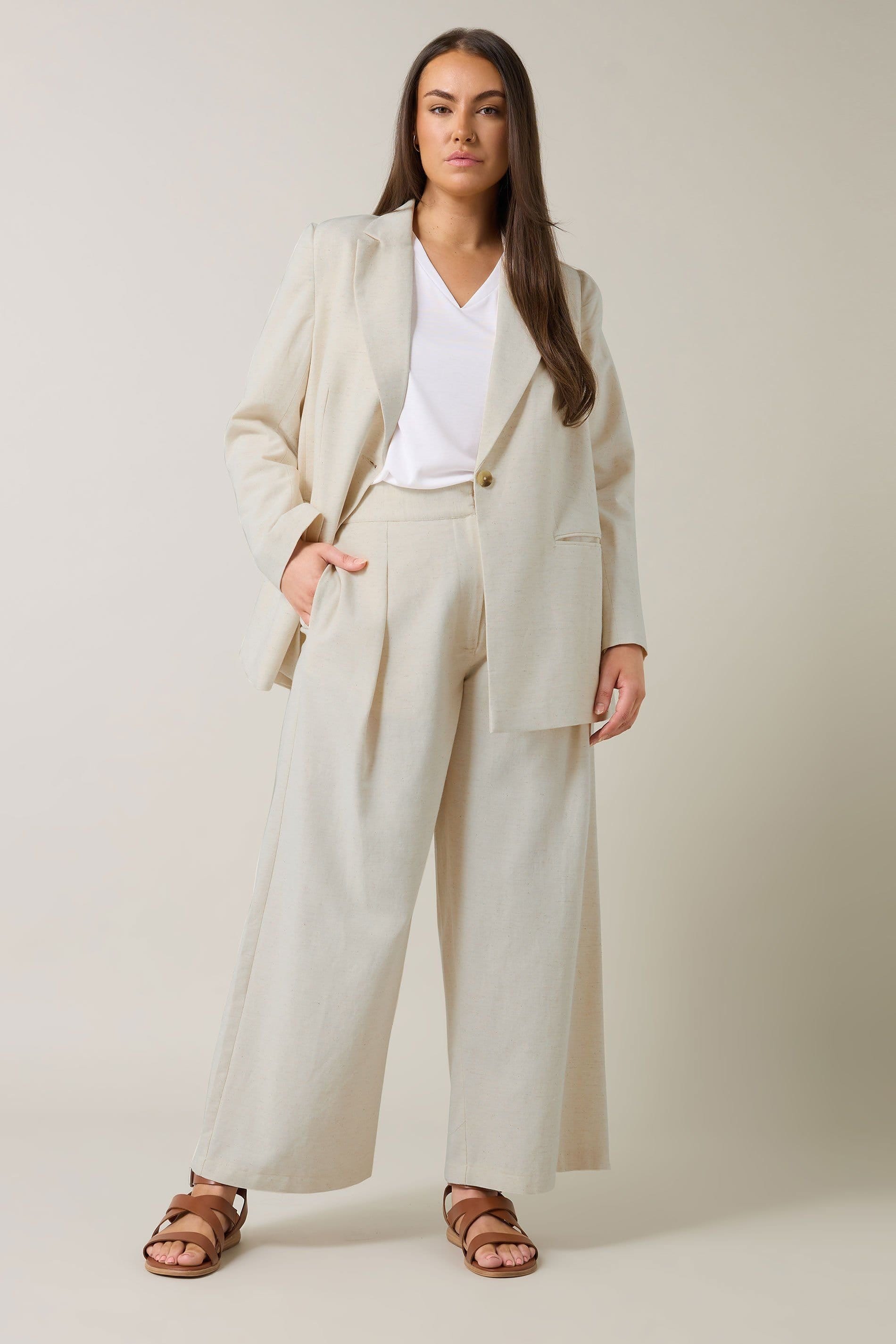 Evans Evans Women's Plus Size Linen Blazer in Natural - 4