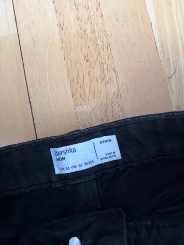 Bershka Black ripped mom jeans