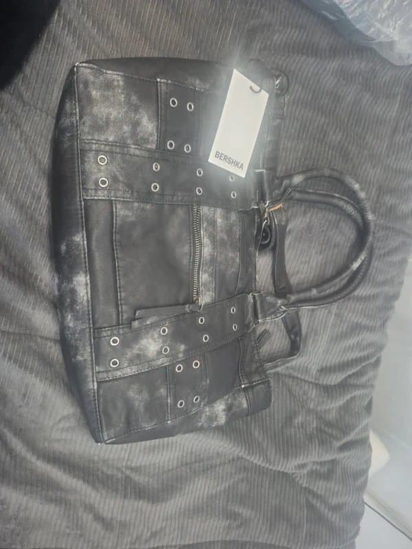 Bershka Bershka multi-pocket shoulder bag