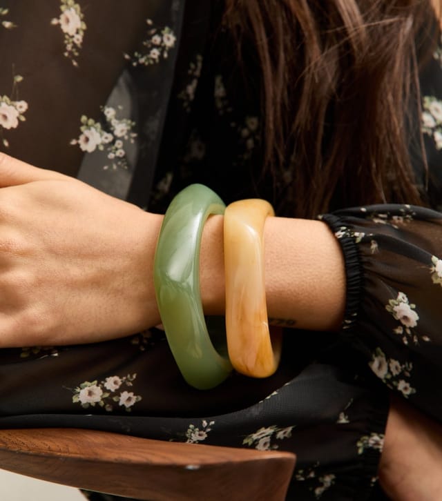 New Look Pack Of 2 Green and Yellow Chunky Rectangular Resin Bangles New Look - 3