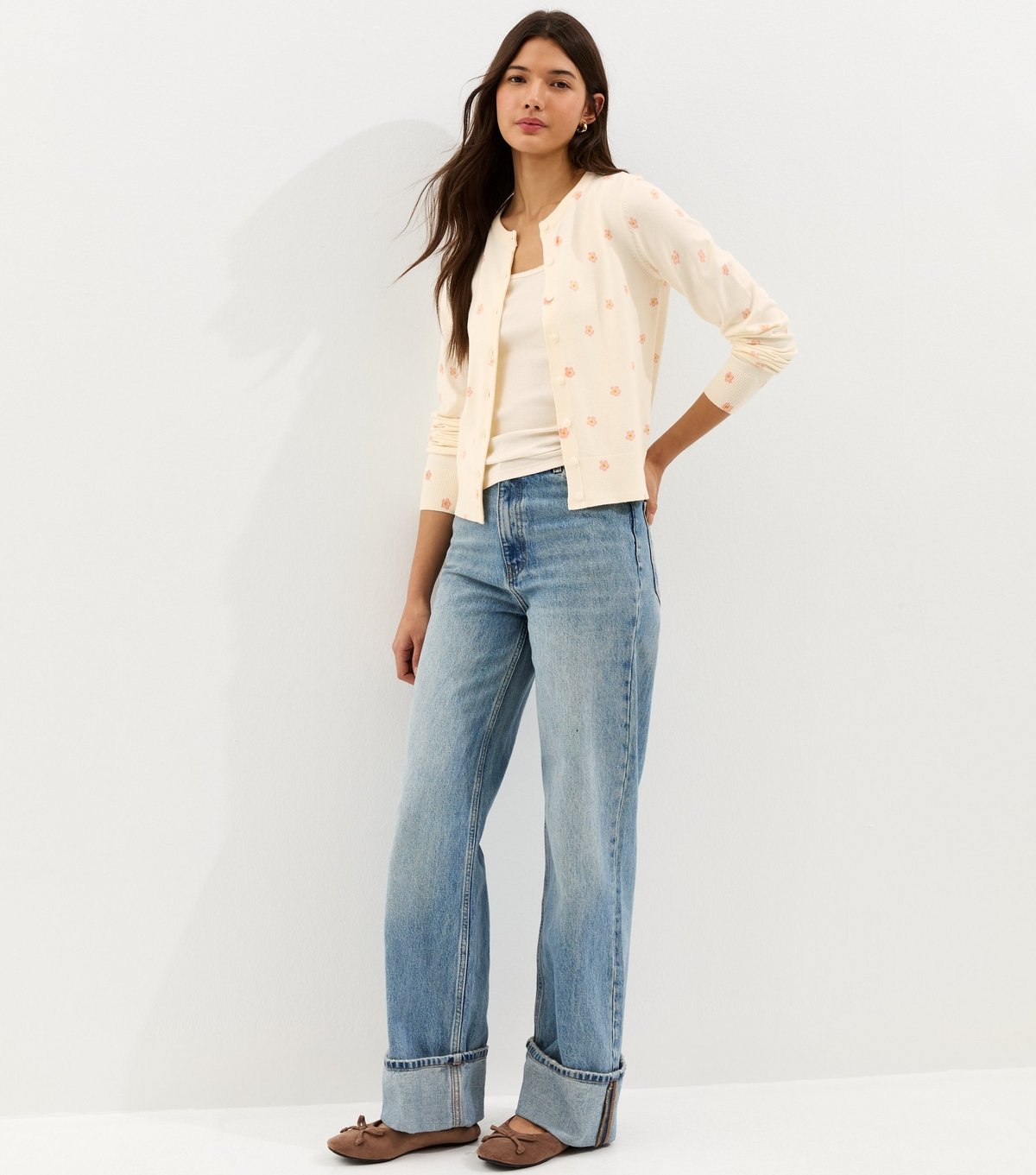 New Look Women's Cream Lightweight Floral Crew Neck Cardigan New Look - 3