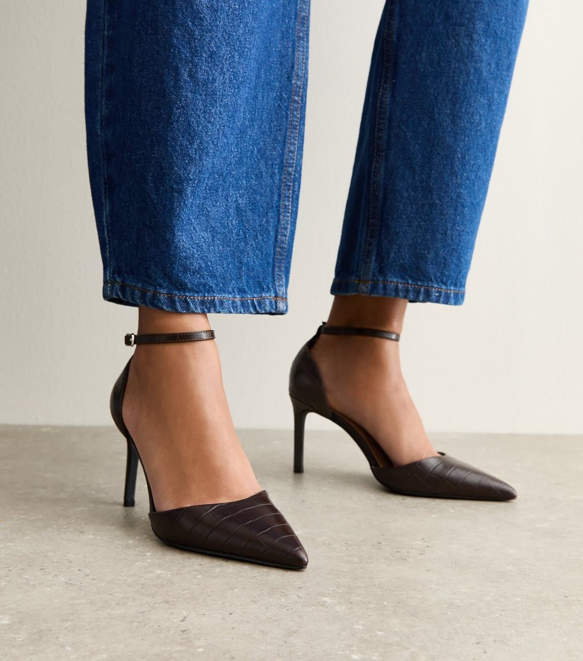 New Look Women's Brown Crocodile Effect Faux Leather Pumps New Look