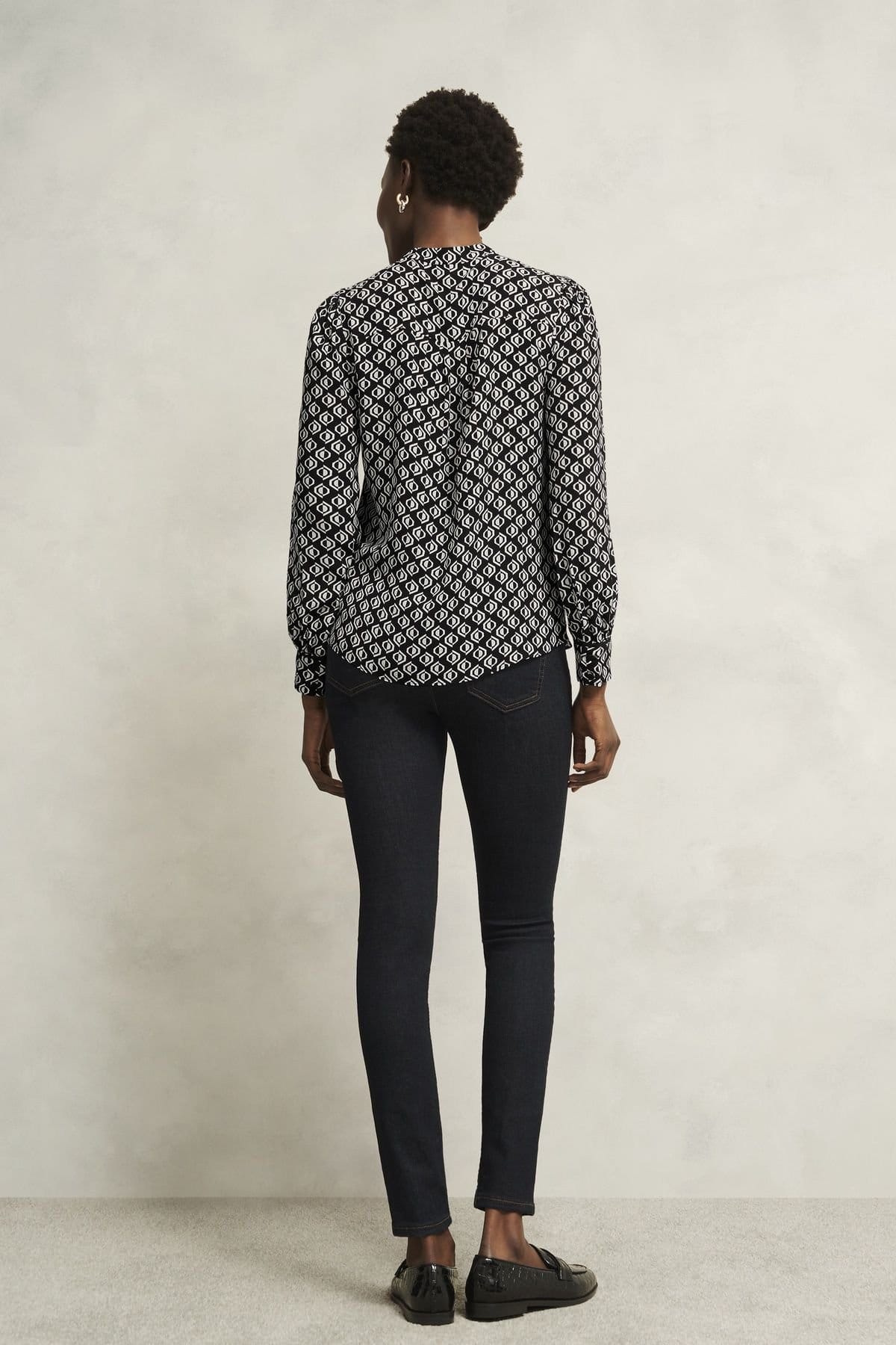 Hobbs London Hobbs London Women's Alba Geometric Print Blouse in Black - 4