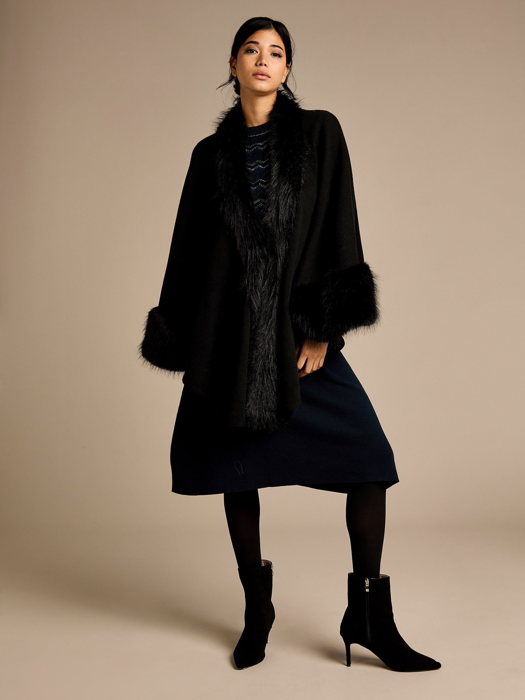 GWD by GEORGE W. DAVIES GWD by GEORGE W. DAVIES Women's GWD Sammy Knitted Jacket in Black - 2