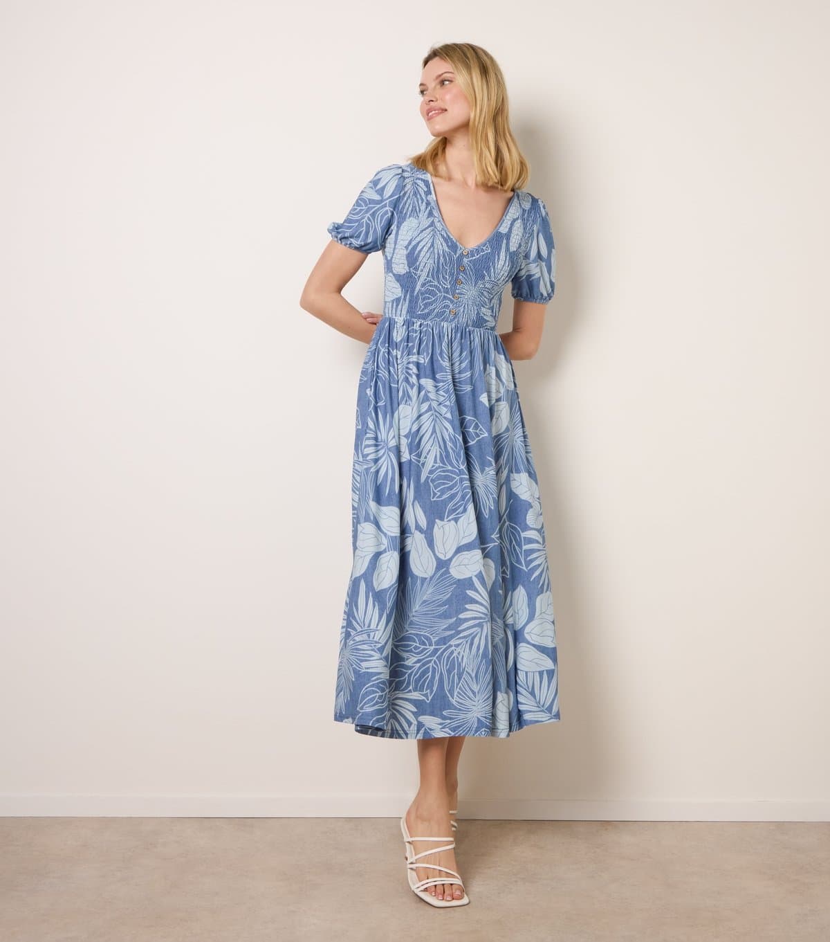 Blue Vanilla Women's Blue Tropical Shirred Midi Dress Blue Vanilla New Look