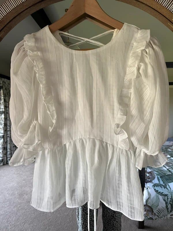Topshop Beautiful white Topshop chiffon lace up back top never worn