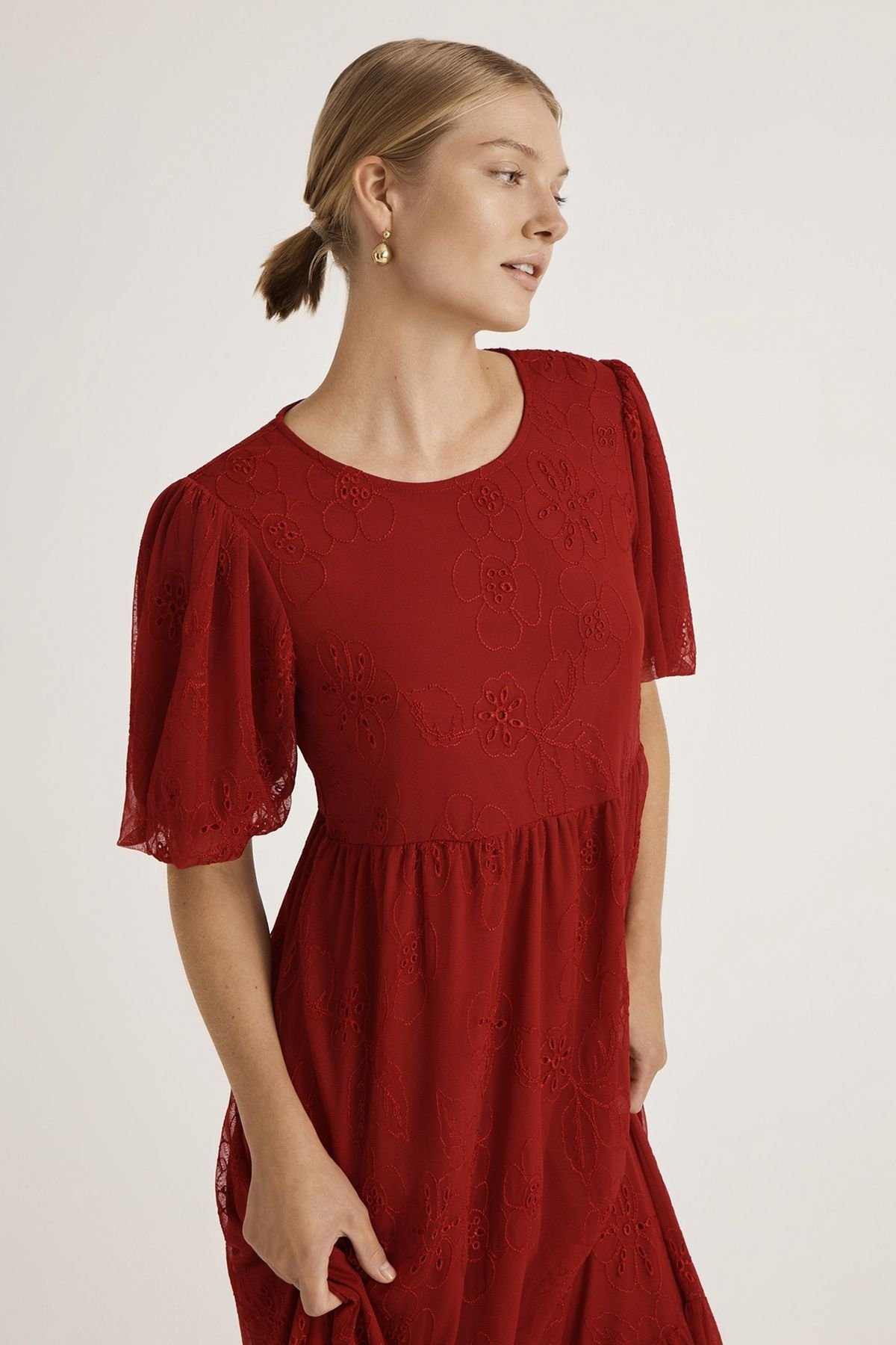 Finery London Finery London Women's Yasmine Floral Mesh Tiered Midi Dress in Dark Red - 4