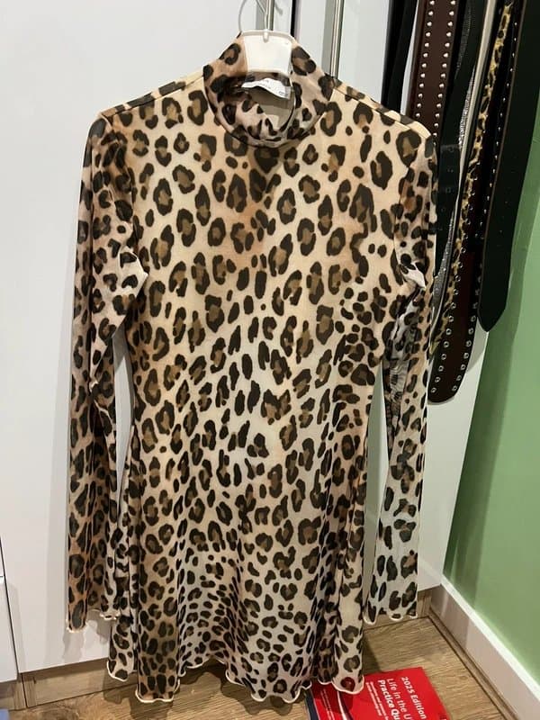 Bershka Leopard long sleeve tülle dress