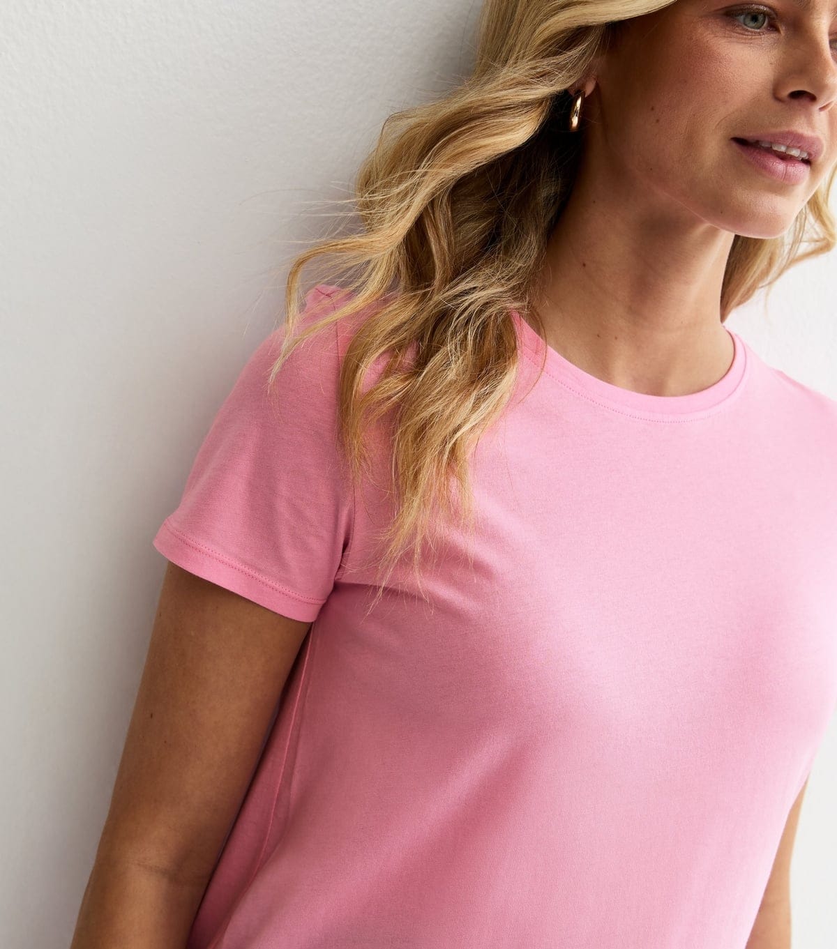 New Look Women's Maternity Bright Pink Crew Neck T-Shirt New Look - 4