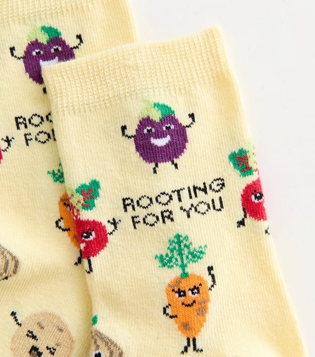 New Look Yellow Root Vegetable Patterned Ankle Socks New Look - 2