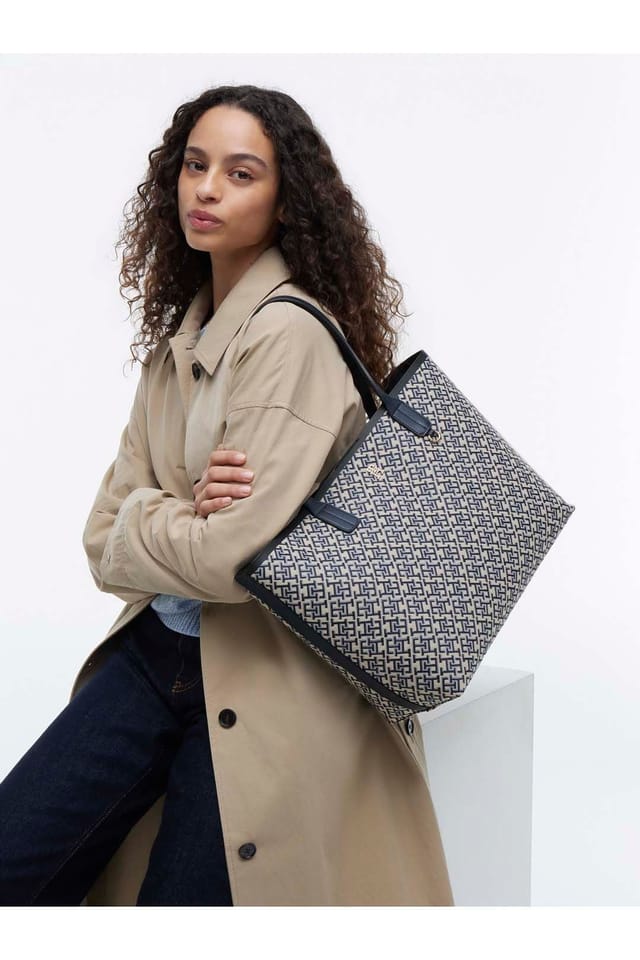 Tommy Hilfiger Tommy Hilfiger Women's Icon Tote Jacquard Navy in Blue - 3