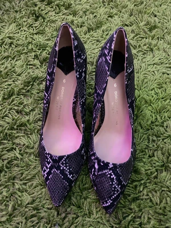 Dorothy Perkins Size 6 wide fit Dorothy Perkins black faux skin 3” heel shoes BBWT