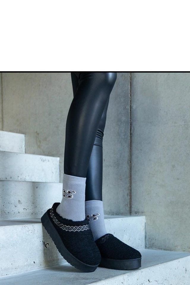 Love Lace Love Lace Women's Embroidered Greene Platform Snow Boots Slip On Warm Comfort in Black - 2