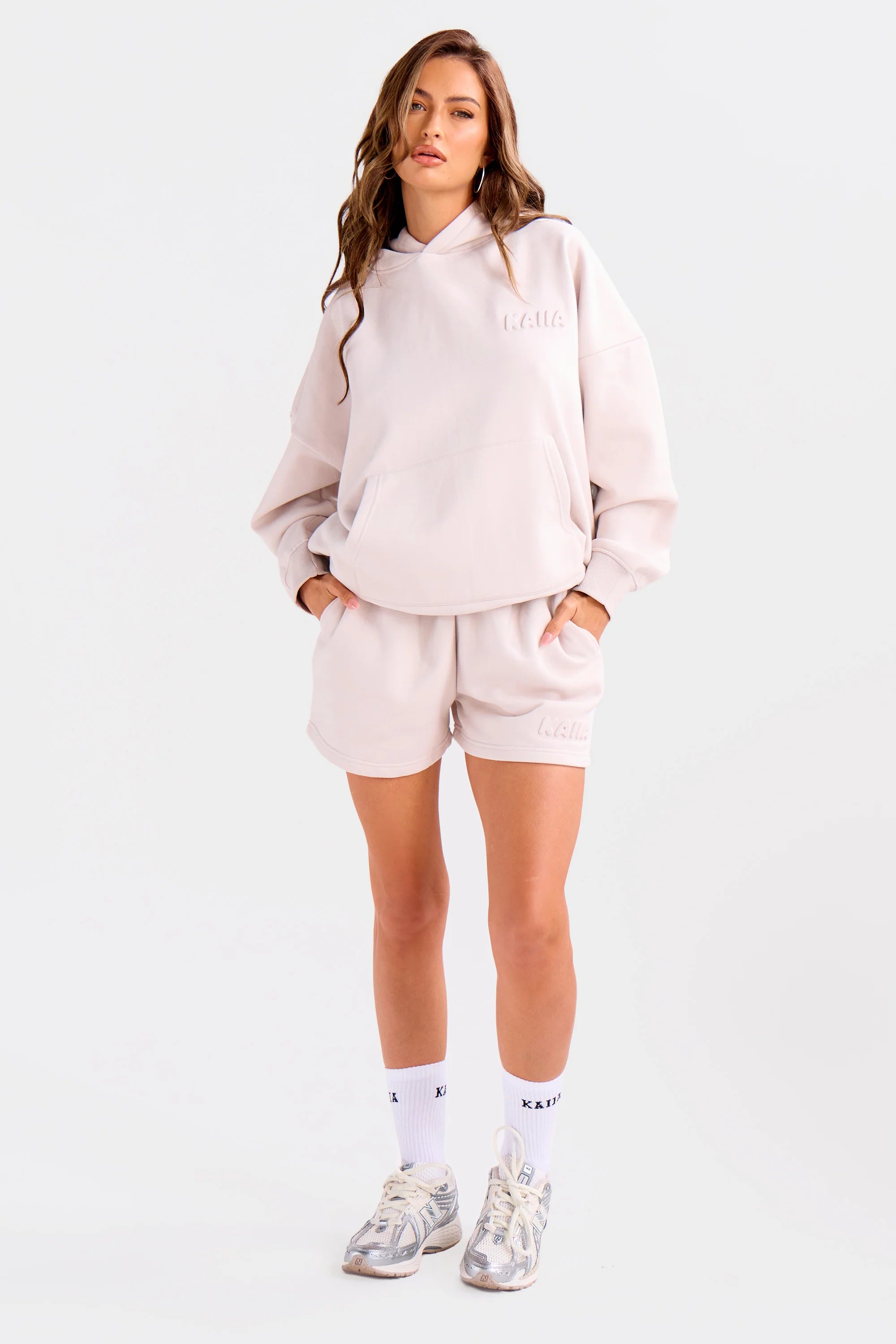 Kaiia Kaiia Embossed Bubble Logo Mini Sweat Shorts Oyster - 4