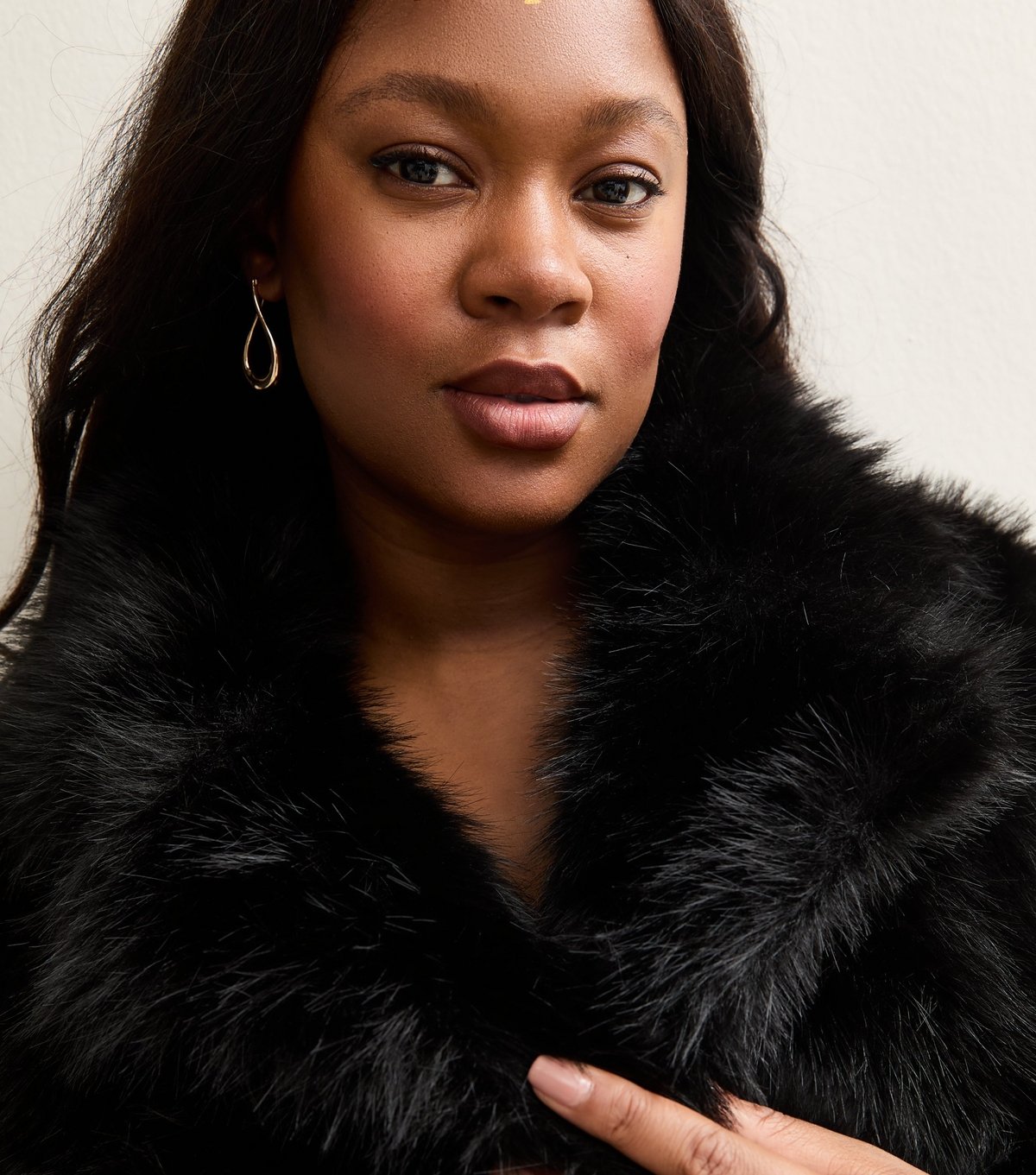 New Look Women's Plus Size Black Shaggy Faux Fur Jacket Curves New Look - 3