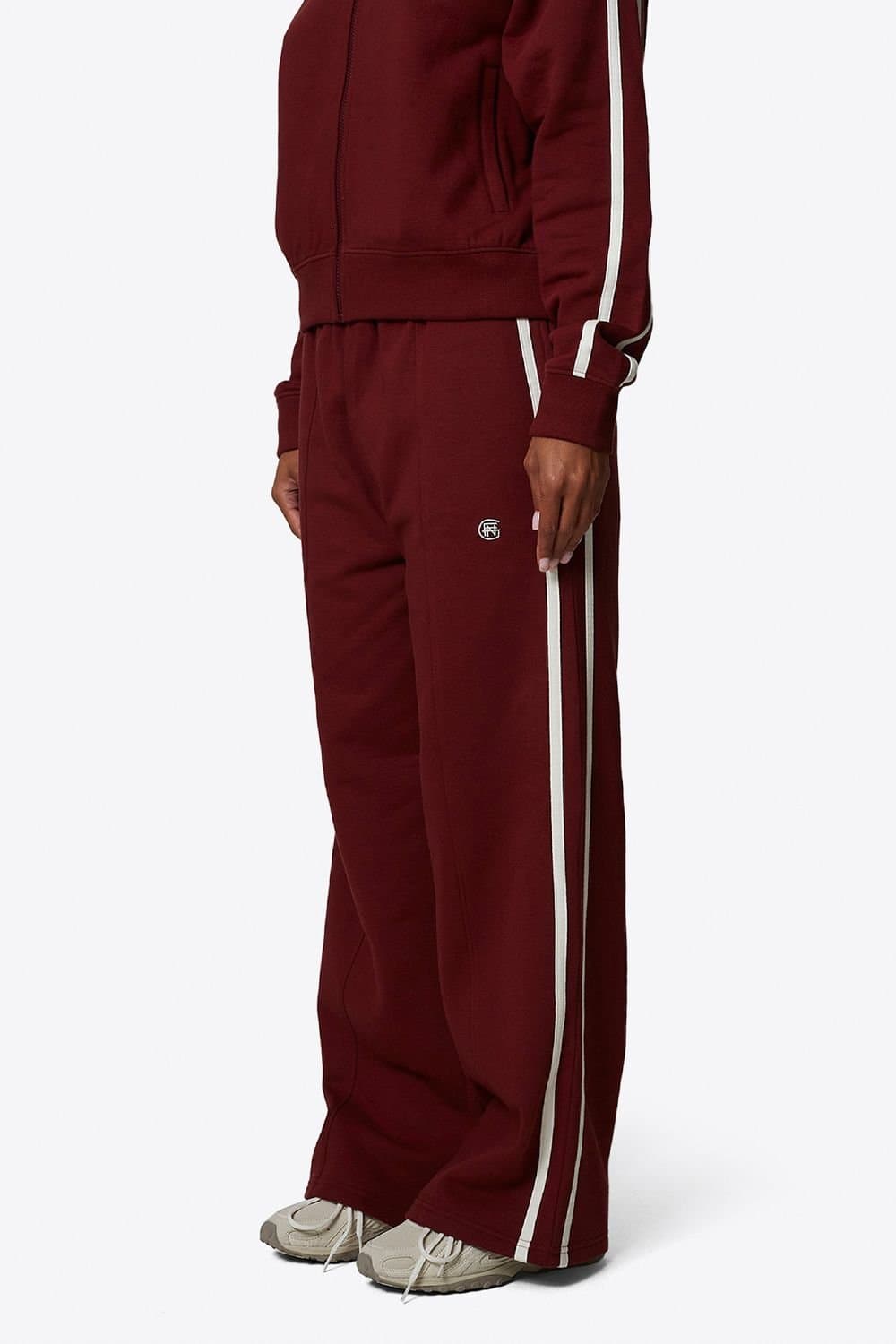 GOOD FOR NOTHING Good For Nothing Women's Wide Leg Sport Jogger in Burgundy