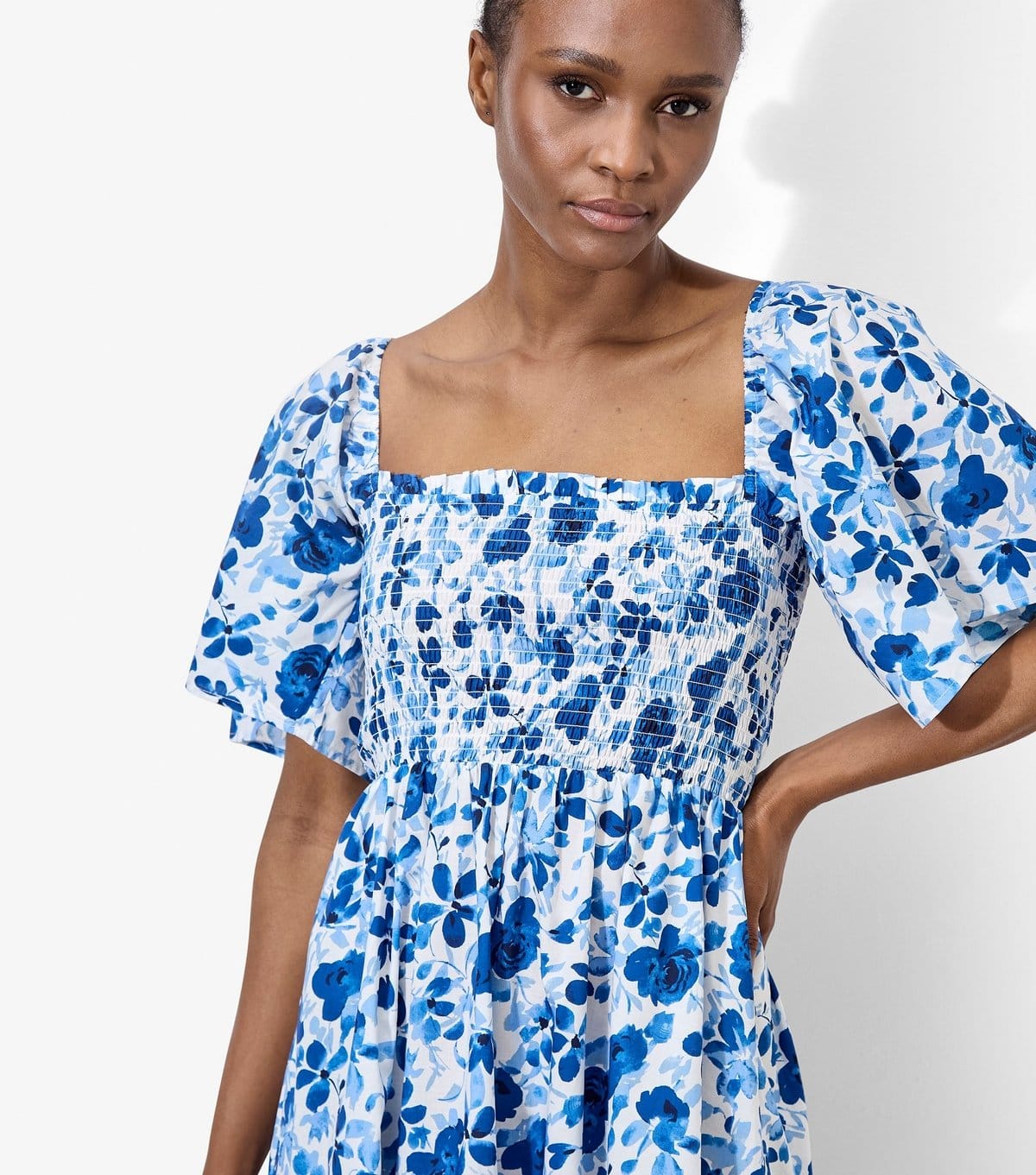 Apricot Women's Blue Floral Print Smocked Mini Dress Apricot New Look - 4