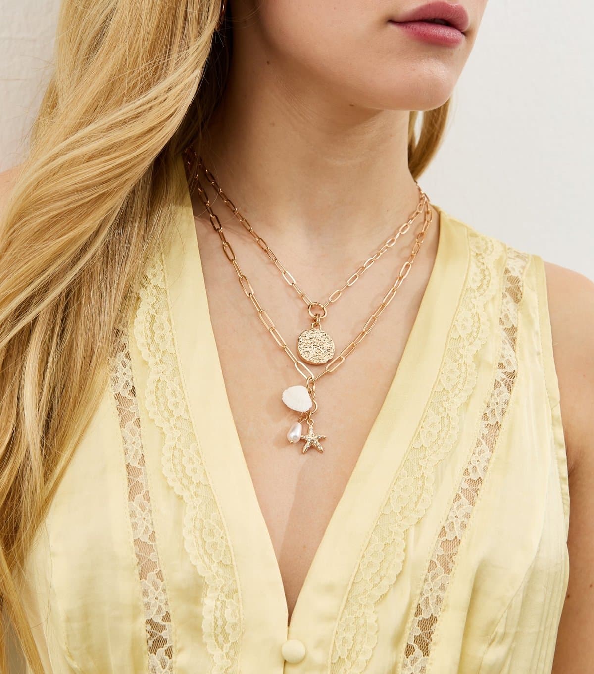 New Look Gold Tone 2 Chain Layered Seashell Charm Necklace New Look