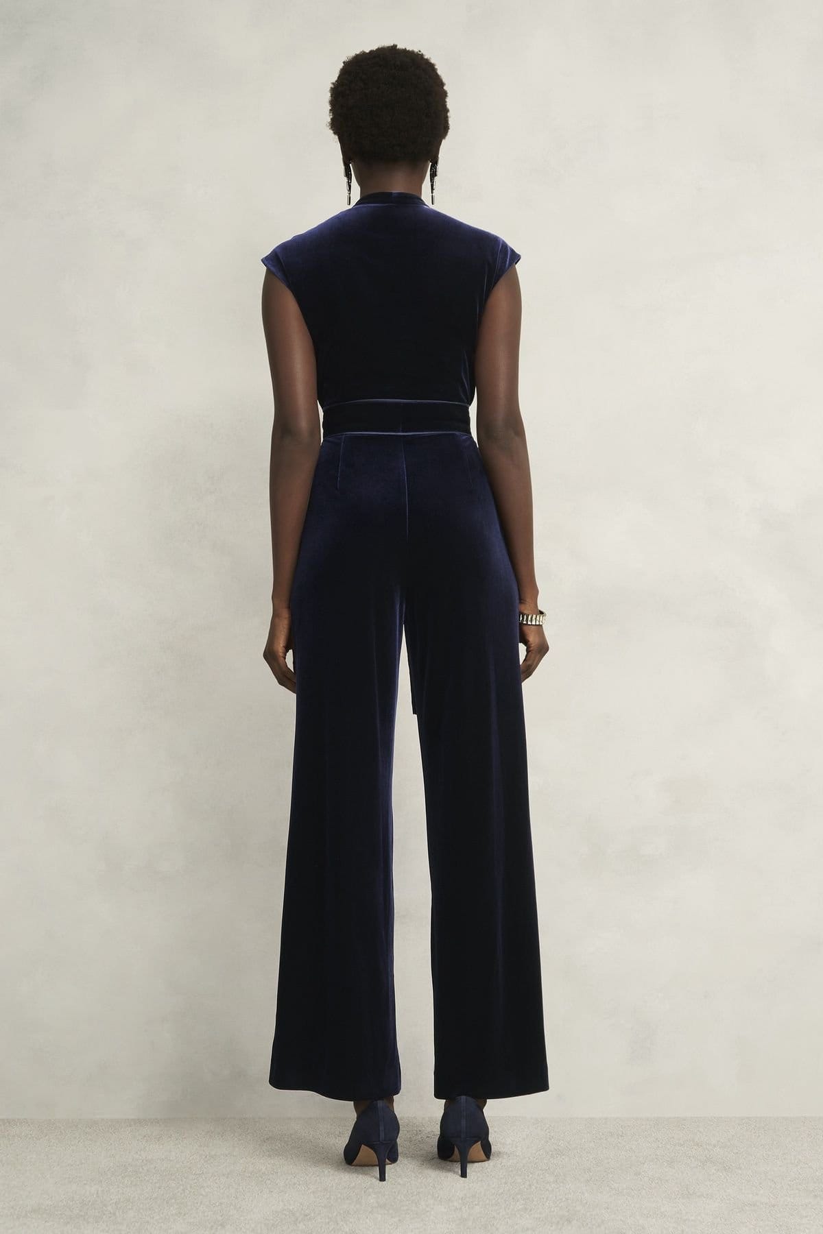 Hobbs London Hobbs London Women's V-Neck Tie Waist Cap Sleeve Jumpsuit in Dark Navy - 4