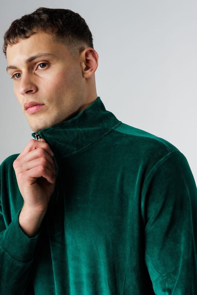 Influence Influence Men's Velour Half Zip Funnel Neck Sweatshirt & Jogger Tracksuit in Green - 2